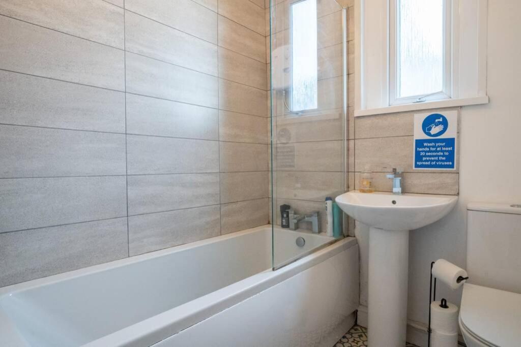 Phenix Central - Huge 3 Bed, Super Equipped Apartment. Cardiff Exterior foto
